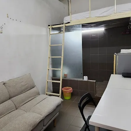 Mini Studio 6 With Mrt Lrt
